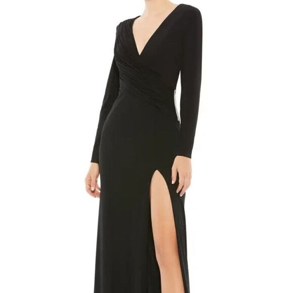 Mac Duggal Black Beaded Fringe Accent Long Sleeve Plunge Neck Gown NWT size 6 - Picture 1 of 14